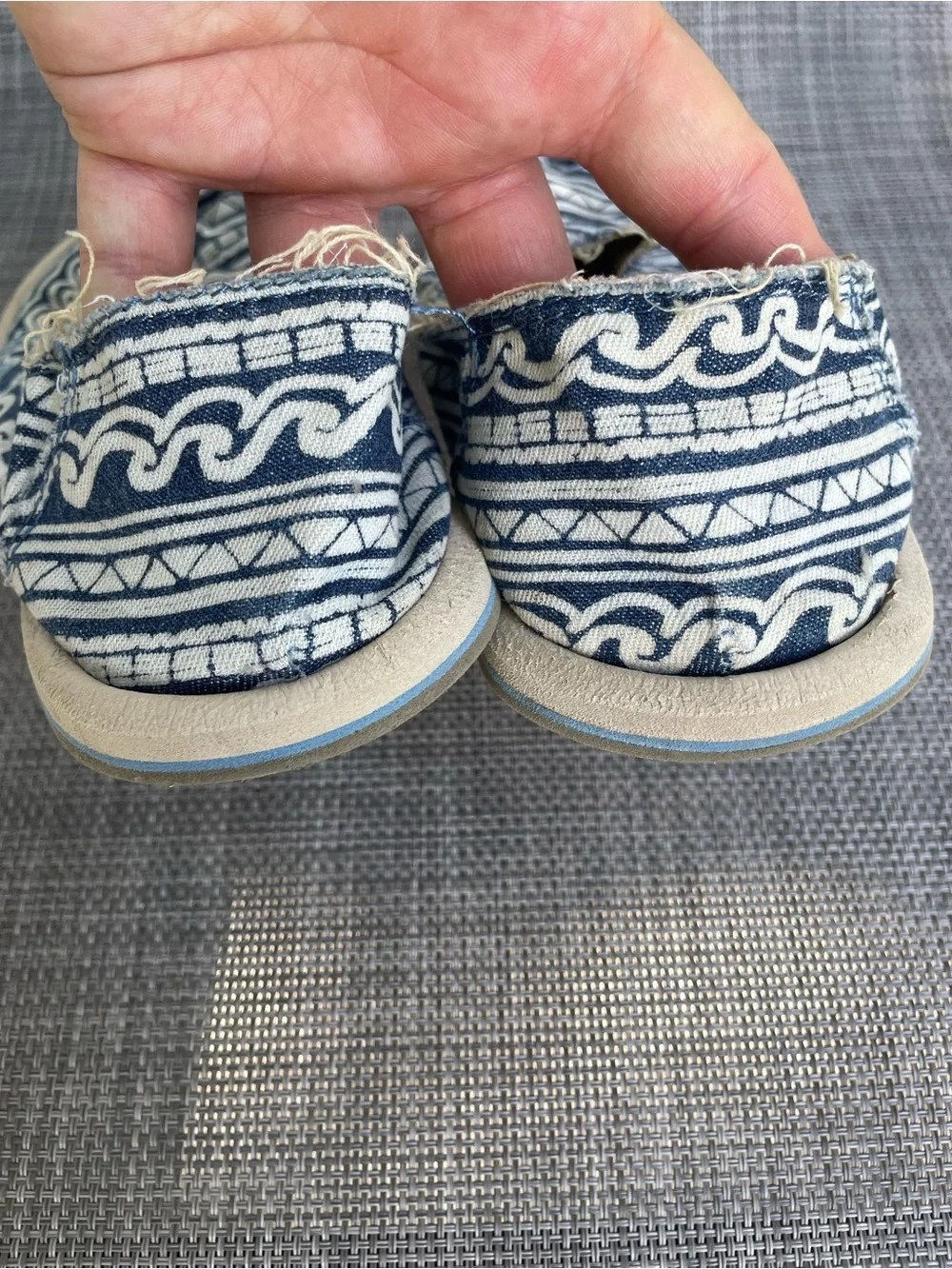 Sanuk slip on shoe, youth size 4